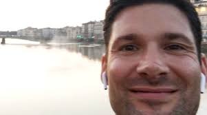 刚刚，墨尔本东区顶级私校老师被停职调查-yeeyi