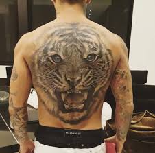 El jugador felino habría pagado 3 mil dólares por el tatuaje que ha causado orgullo entre los aficionados del club tigres. Expreso Deportivo En Casa On Twitter Increible El Chileno Eduardo Vargas Jugador De Tigresoficial Presume Su Nuevo Tatuaje En La Espalda Simplemente Espectacular Somosexpreso Https T Co 1xsgn5v0ev Twitter