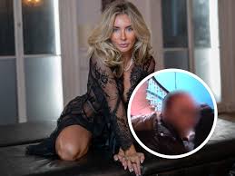 Mãe irada tira filho de uma longa fila de homens à espera para fazer sexo  com atriz pornô - Portal Leo Dias