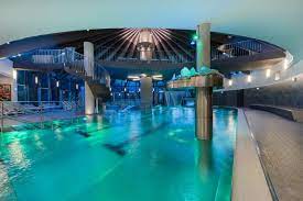 Auf unserem eversports profil findest du aktuelle informationen über angebote, preise, öffnungszeiten, bewertungen du interessierst dich für schwimmen oder wasserball in 5742 wald im pinzgau? Kristallbad Wald Konigsleiten Chaletsplus Your Chalet Expert In Austria