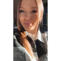 Stephanie Moffatt's Instagram, Twitter & Facebook