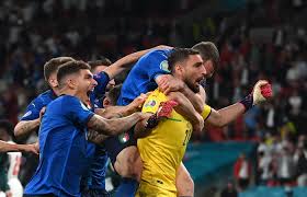 Gianluigi donnarumma, 1999년 2월 25일 ~ )는 현재 세리에 a의 클럽 ac 밀란에서 뛰는 이탈리아의 축구선수이다. 5annkfzd8mcmpm