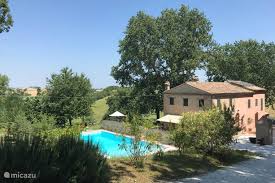 An diese stelle sollten sie sich bewusst sein, dass der italienische wohnungsmarkt ganz anders ist als der deutsche. Appartement Wohnung Monti In Santa Maria Nuova Marken Italien Mieten Micazu