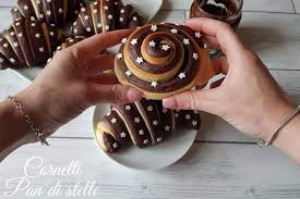 Cornetti Pan Di Stelle Con Il Bimby Brioche Golose Ricetta Ricette Cornetti Dolci Gustosi