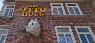 Otto waalkes was born on july 22, 1948 in emden, germany as otto gerhard waalkes. Dat Otto Huus Emden Ottos Museale Merchandisingmaschine