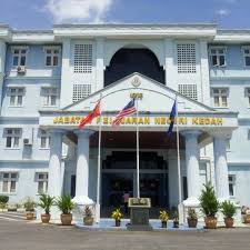 ‏ مليسيا ‎ ‎) secara rasminya persekutuan malaysia ialah sebuah negara raja berperlembagaan persekutuan di asia tenggara yang terdiri daripada tiga belas negeri dan tiga wilayah persekutuan, yang menduduki bumi berkeluasan 330,803 kilometer persegi (127,720 bt 2). Jabatan Pelajaran Negeri Kedah Edificio Universitario Administrativo En Alor Setar