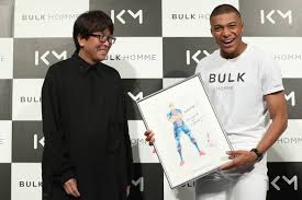 Tin tức kylian mbappe mới nhất: Mbappe S Est Vu Offrir Un Dessin Par Le Createur D Olive Et Tom Hypebeast