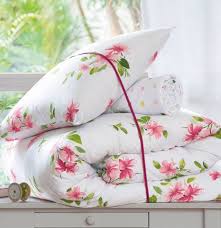Son imprimé sublime votre chambre avec une touche d'élégance unique. Linge De Lit Gout De Paradis Par Francoise Saget Linge De Lit Parure De Lit Housse De Couette