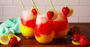 Slush Fraise Mangue Limonade Le Cocktail Colore De L Ete Spiked Lemonade Cocktail Drinks Alcoholic Lemonade