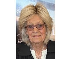 Jacqueline Landis's Instagram, Twitter & Facebook