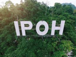 Sekumpulan remaja yang melakukan aksi berbahaya dengan memanjat papan tanda perkataan 'ipoh' di jalan kuala kangsar di arahkan untuk tampil bagi membantu siasatan oleh pihak berkuasa. Pernah Panjat Signboard Ipoh 5 Kali Masuk Lokap Apa Sebenarnya Pemuda Ni Nak Tunjuk Kepada Masyarakat Mak Ayah Mana Tak Sayang Anak Viral Mstar