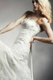 We did not find results for: Schone Braut Frau Im Hochzeitskleid Und Lederjacke Fashion Runaway Brautmadchen Lizenzfreie Fotos Bilder Und Stock Fotografie Image 79115406