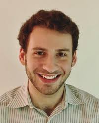 🍻 Raise a glass to the ultimate night out! 🎶 @choirofmanusatour is  pouring into Dallas for one night only! Set inside the world's best pub,  this Olivier Award–nominated smash hit delivers 90