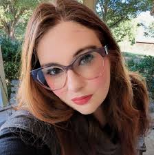 Would a yarn bowl or yarn butler be beneficial for managing yarn while  crocheting?