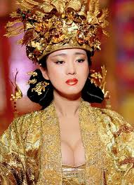 Gong Li As Empress Phoenix In Curse Of The Golden Flower 2006 Gong Li Golden Flower Flower Costume