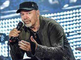 Find vasco rossi tour schedule, concert details, reviews and photos. Vasco No Stop Live Nuova Sorpresa In Arrivo Al Cinema Nel 2020 Controcopertina Com