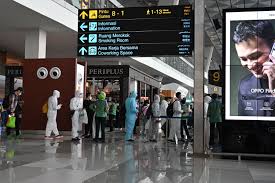It was first identified in december 2019 in wuhan,. Chinese Airport Cancels Hundreds Of Flights For 1 Covid 19 Case Daily Sabah