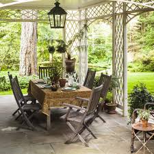 A Charming Connecticut Farmhouse By Gil Schafer New England Farmhouse Colonial Style Homes Colonial Style