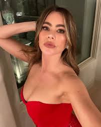 Glam tonight❤️ @sabrinabmakeup @clarissanya