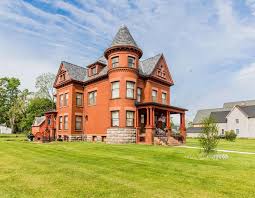 For Sale 299 900 Queen Anne Era Home Three Bedrooms Two Full And Two Half Baths With Several Bonus Rooms Of Queen Anne Old House Dreams Roof Installation