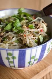 Thailandischer Glasnudelsalat Mit Hackfleisch Rezepte Asiatische Rezepte Essen