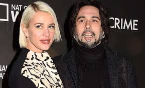 Clizia incorvaia è una showgirl nata a pordenone il 10 ottobre 1980, sotto il segno della bilancia. Clizia Incorvaia Chi E La Ex Di Francesco Sarcina Delle Vibrazioni Eta Curiosita Gf Vip 2020