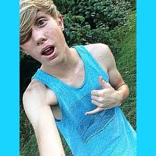 Noah Ashton (@noahsings161)