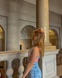 meet the bookstagrammer‼️‼️‼️‼️ hi guys, I'm Aurora :) many of you know me  as Amelia and that was a family/pseudonym but I want to start going by  Aurora because that's my legal