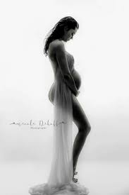 Black And White Maternity Shoot Ideas Pin On Maternity Shoot