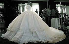 Aber nicht nur die fixkosten für die urkunde und den beamten müsst ihr einkalkulieren, auch die kosten für eine wunderschöne trauung mit brautkleid und strauß und anschließendem sektempfang müsst ihr einberechnen. Wie Viel Wurde Es Kosten Dieses Brautkleid Zu Schneidern Kleidung Hochzeit Braut