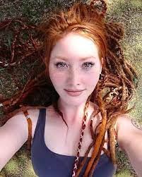 rote haare sommersprossen dreadlocks model schone rote haare rotblonde haare dreadlocks madchen