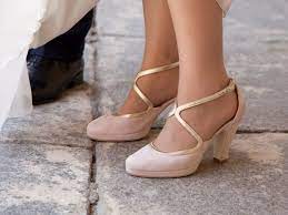 Uruguay's interior minister jorge larrañaga has died of a heart attack at the age of 64, president luis lacalle pou introduced saturday. Blog Novias Beatriz Alvaro Vestidos Novia A Medida Alta Costura Madrid Zapatos Novia De Jorge Larranaga Bride Shoes Shoe Boots Bridal Shoes