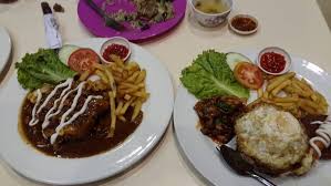 Saute sliced shallots and garlic with a little bit of oil until light brown fragrant. Bicara Bermula Sodap Nasi Goreng Usa N Chicken Chop For That Im