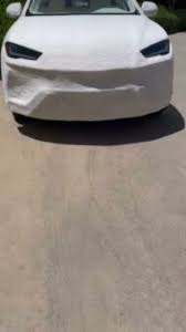 Sok értelme nem volt, de a kívánt feltűnést elérte kim kardashian azzal, hogy kívül és belül is fehér meg is. Schlimmer Geht Immer Lamborghini Urus Von Kim Kardashian