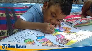 Kita tidak dapat memberikan jenis hewan tersebut secara langsung maka memperkenalkan lewat gambar mewarnai untuk anak. Anak Anak Perumahan Frensiana Ramaikan Lomba Menggambar Dan Mewarnai Tribun Batam