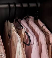 84x cintres en bois set pantalon robe jupe chemise crochet. Strykis Cintre Noir Ikea