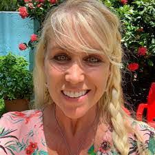 Danielle Mcelfresh's Instagram, Twitter & Facebook