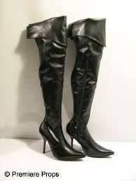Je n'ai pu résister à publier cette superbe affiche d'eva mendes dans the spirit. Eva Mendes Screen Worn Spirit Boots
