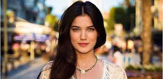 The couple, who came together in the movie aşkın kıyameti and started their love on the set, was seen hand in hand for the first time. Liebe Aus Bir Deli Ruzgar Wird Real Fur Pinar Deniz Nachrichten