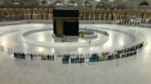 My dad was going to mekkah for 3 weeks with my grandmother hi walked 7 rounds on the kaaba with my grandmother the house from allah dee black is. Several Dozen Worshippers Pray In Mecca For Start Of Ramadan Under Lockdown Afp Youtube