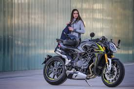 Mv agusta's response was this: Mv Agusta Tames The 208 Hp Brutale 1000 Rr Drivemag Riders