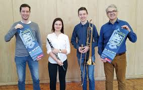 August 2021 in der zeit von 10 uhr bis 14 uhr ins haus des gastes elzach, kreuzstraße 10, 79215 elzach der impfstoff kann frei gewählt werden (biontech, astra, j&j). Stadtmusik Elzach Besonders Gespannt Darf Man Am Fruhjahrskonzert Der Stadtmusik Auf Die Beiden Jungmusiker Katharina Klausmann Und Jonas Notheis Sein Beide Absolvierten Im Vergangenen Herbst In Staufen Den Lehrgang Zum Erwerb