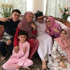 Le très honorable ( yang amat berbahagia ) datin seri paduka norashikin binti abdul rahman, consort du sultan de selangor. Masyaallah Betapa Perkongsian Mustafa Kamal Perihal Isteri Boleh Jadi Pedoman Buat Si Suami Media Hiburan