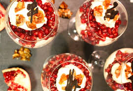 Mascarponecreme Und Schokomousse Mit Granatapfel Und Walnusskrokant Das Dessert Zu Weihnachten Oder Silvester Dessert Weihnachten Lebensmittel Essen Dessert