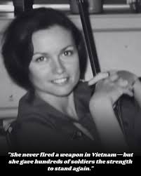 Martha “Alberta” Montgomery served as a Reconstruction Aide for the U.S.  Army in 1918, using her knowledge of art as a rehabilitation tool for  soldiers recovering from war injuries toward the end