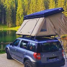 La tente de toit vous permet de transformer le toit de votre voiture ou de votre 4×4 en couchage confortable pour 2 ou 4 personnes. Tente Hussarde Naitup La Tente Sur Toit Qui S Installe Et