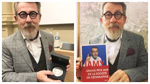 Et marion a le don de voir le ridicule dans absolument tout, ce qui n'est pas donné à tout le monde», a souligné l'astronaute. Le Monde De Jamy Lemondedejamy Twitter