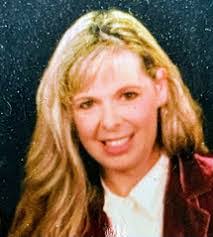 Eileen Tucci's Instagram, Twitter & Facebook