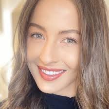 Victoria Arnett's Instagram, Twitter & Facebook