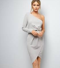 Die kleiderordnung für die gäste einer hochzeit richtet sich unter anderem nach der art der für die im anschluss stattfindende hochzeitsfeier gilt jedoch ausnahmslos jene kleiderordnung, die seitens. Hochzeitskleid Fur Gaste 20 Outfits Fur Eine Hochzeit